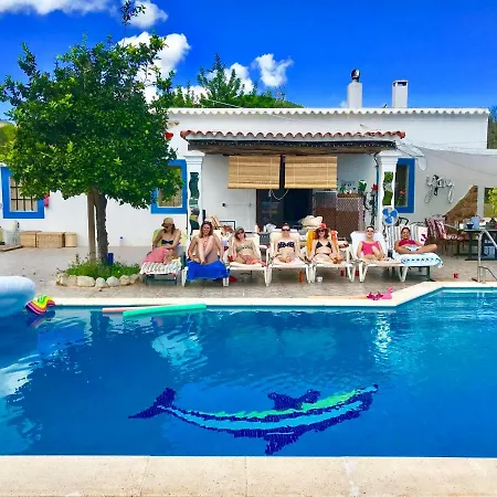 5 Double Bedrooms. 3 Bathrooms.2 Kitchens And Big Swimming Pool Wifi Casa vacanze Santa Eularia des Riu