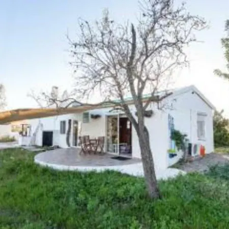 5 Double Bedrooms. 3 Bathrooms.2 Kitchens And Big Swimming Pool Wifi Santa Eularia des Riu
